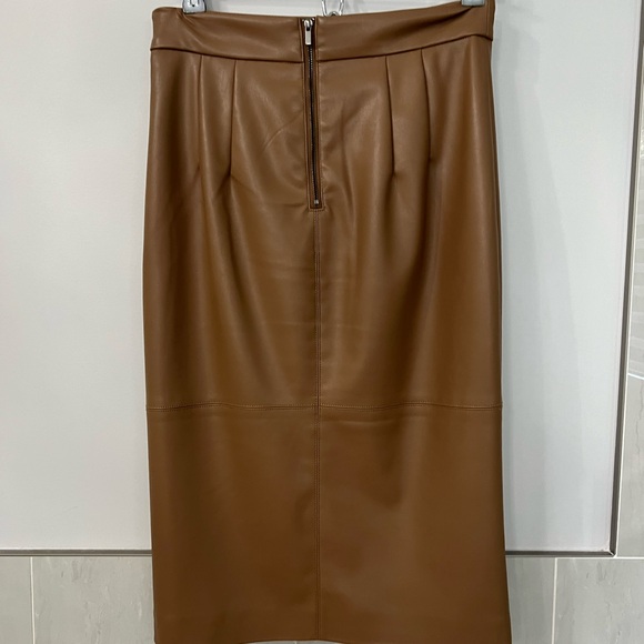 Leather like camel skirt. Size 2. - Picture 2 of 2